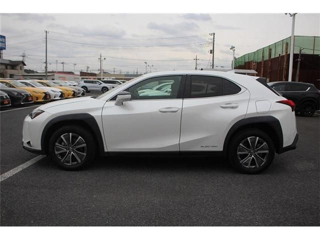 TOYOTA LEXUS UX300E 2021 Image 31