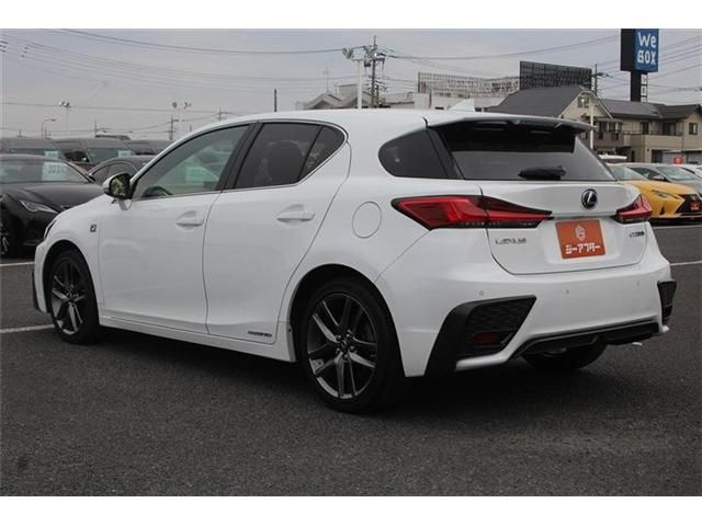 TOYOTA LEXUS CT200H 2017 Image 31