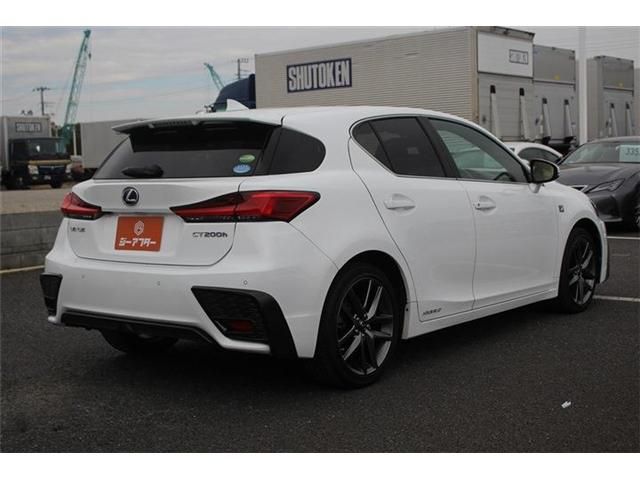 TOYOTA LEXUS CT200H 2017 Image 31