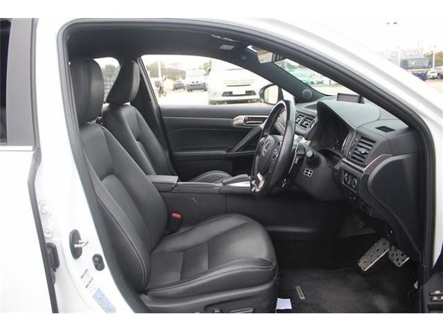 TOYOTA LEXUS CT200H 2017 Image 31