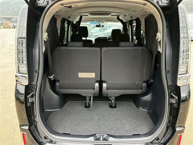 TOYOTA VOXY 2015 Image 31