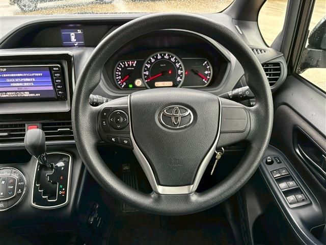 TOYOTA VOXY 2015 Image 31