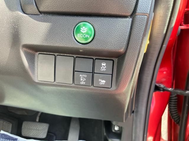 HONDA FIT HYBRID 2016 Image 31