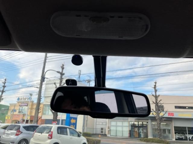 NISSAN NOTE 2012 Image 31