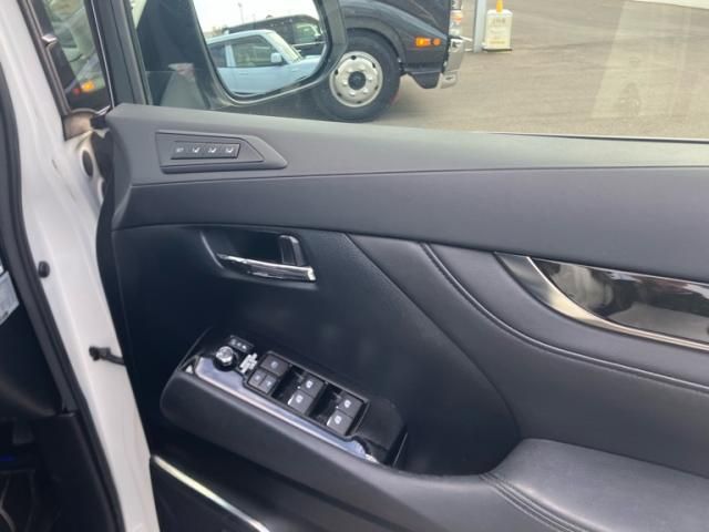 TOYOTA VELLFIRE  HYBRID 4WD 2015 Image 31