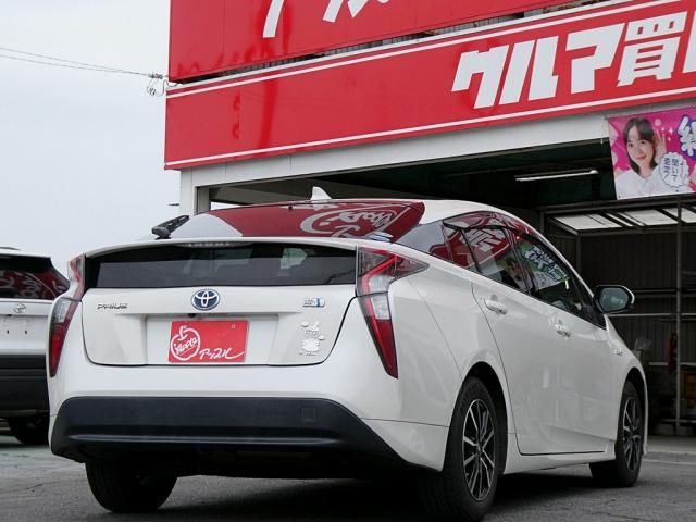 TOYOTA PRIUS 2017 Image 31