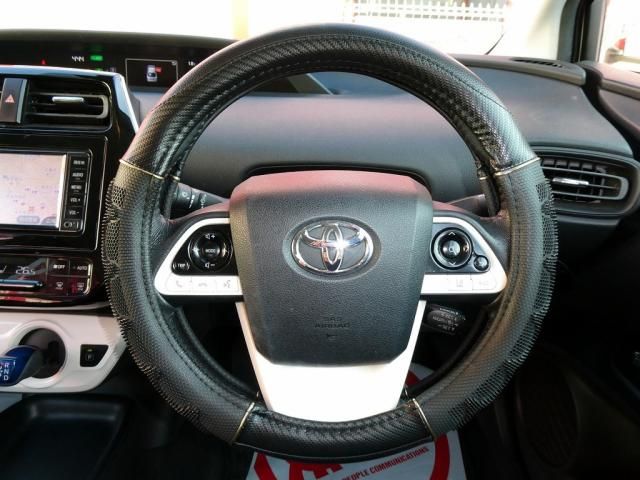 TOYOTA PRIUS 2017 Image 31