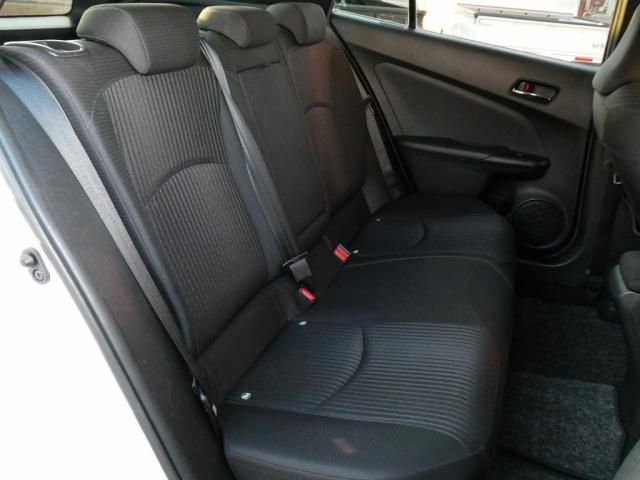 TOYOTA PRIUS 2017 Image 31