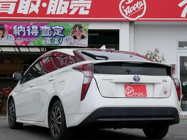 TOYOTA PRIUS 2017 Image 31
