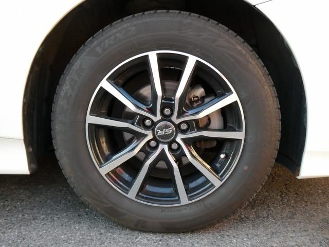 TOYOTA PRIUS 2017 Image 31