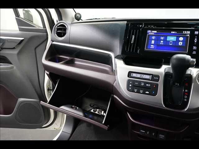 HONDA N-WGN CUSTOM 2014 Image 31