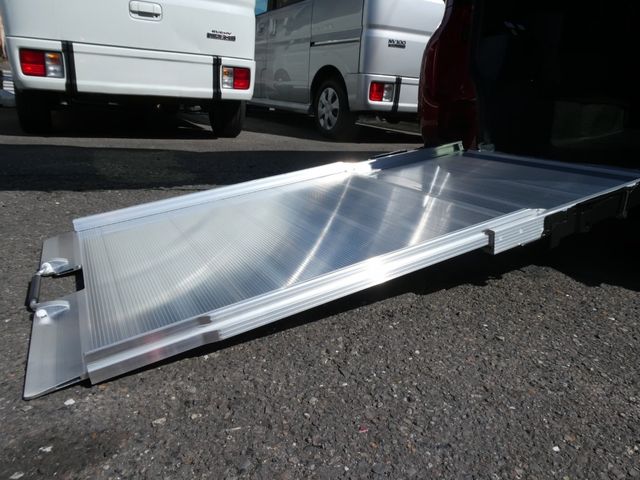 TOYOTA SIENTA HYBRID 2024 Image 31