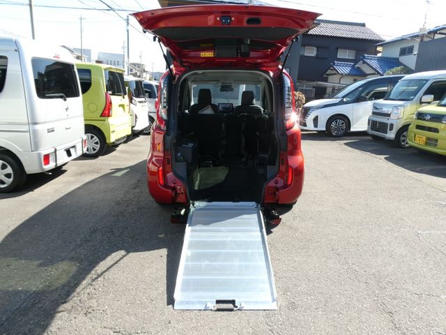 TOYOTA SIENTA HYBRID 2024 Image 31