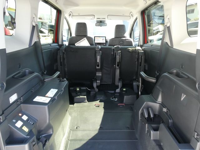 TOYOTA SIENTA HYBRID 2024 Image 31