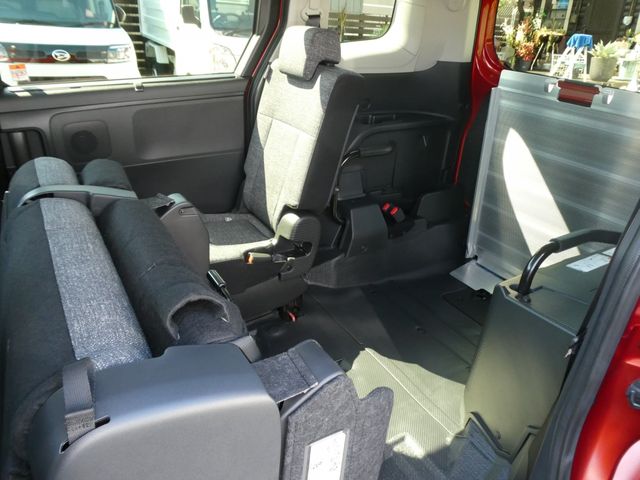 TOYOTA SIENTA HYBRID 2024 Image 31