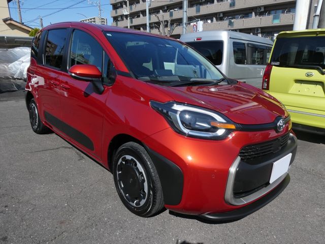 TOYOTA SIENTA HYBRID 2024 Image 31