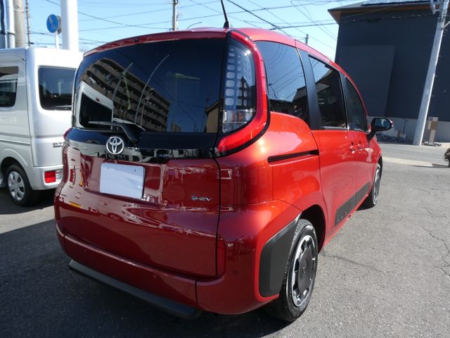 TOYOTA SIENTA HYBRID 2024 Image 31