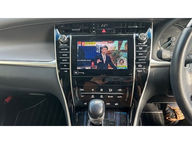 TOYOTA HARRIER HYBRID 2017 Image 31