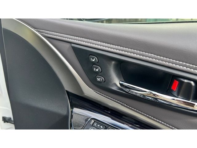 TOYOTA HARRIER HYBRID 2017 Image 31