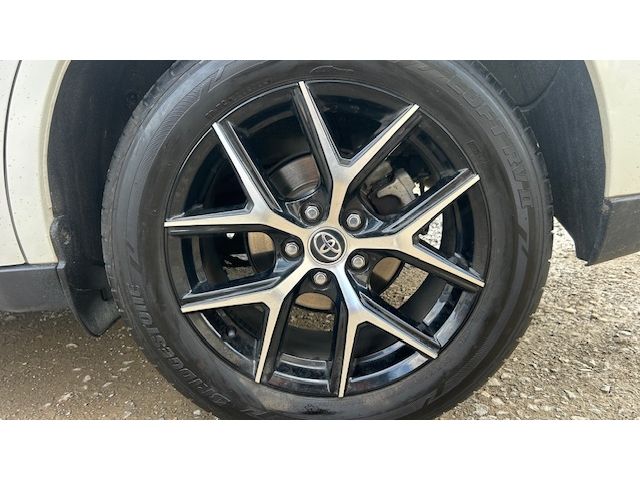 TOYOTA HARRIER HYBRID 2017 Image 31