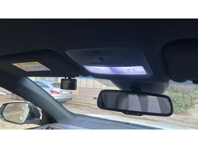 TOYOTA HARRIER HYBRID 2017 Image 31