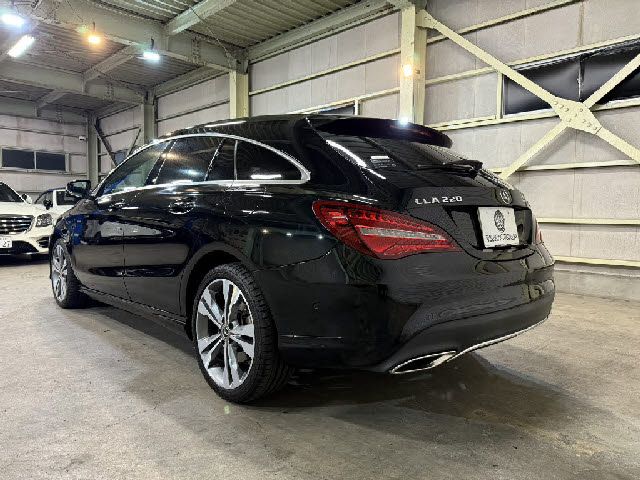 MERCEDES BENZ CLA SH 2018 Image 31