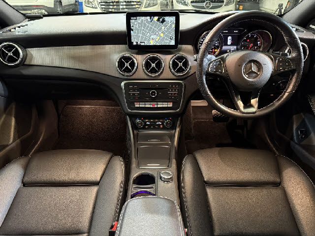 MERCEDES BENZ CLA SH 2018 Image 31