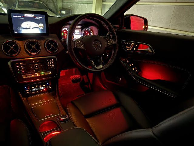 MERCEDES BENZ CLA SH 2018 Image 31