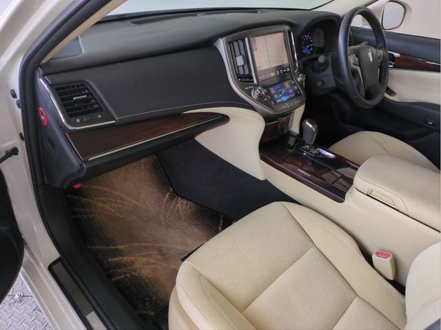 TOYOTA CROWN SEDAN 2014 Image 31