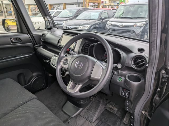 HONDA N BOX 2015 Image 31