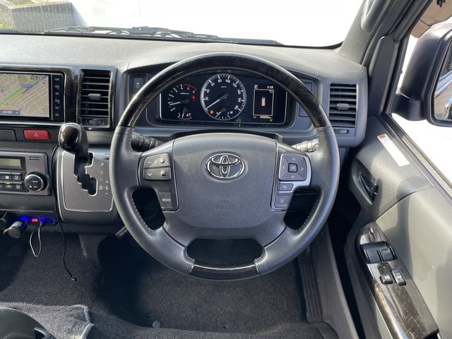 TOYOTA HIACE VAN 2WD 2020 Image 31