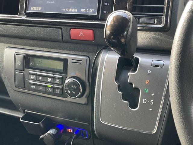 TOYOTA HIACE VAN 2WD 2020 Image 31