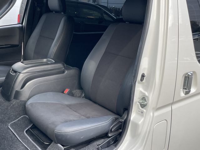 TOYOTA HIACE VAN 2WD 2024 Image 31