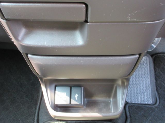 HONDA FREED PLUS HYBRID 4W 2020 Image 31