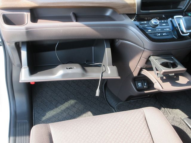 HONDA FREED PLUS HYBRID 4W 2020 Image 31