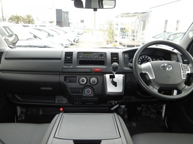 TOYOTA HIACE VAN 1.25T 2WD 2021 Image 31