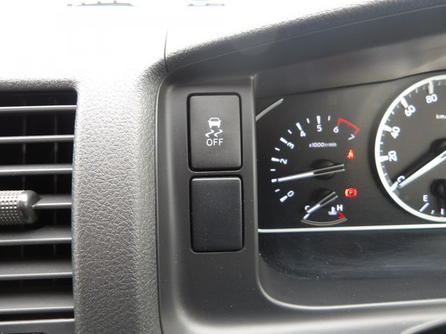 TOYOTA HIACE VAN 1.25T 2WD 2021 Image 31