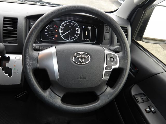 TOYOTA HIACE VAN 1.25T 2WD 2021 Image 31