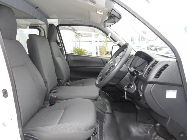 TOYOTA HIACE VAN 1.25T 2WD 2021 Image 31