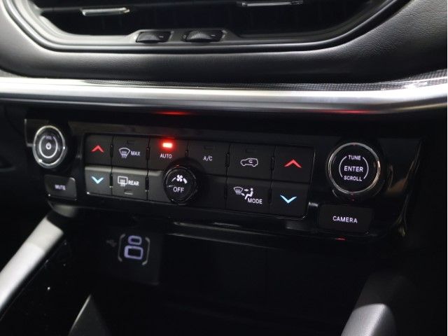 JEEP COMMANDER 2024 Image 31