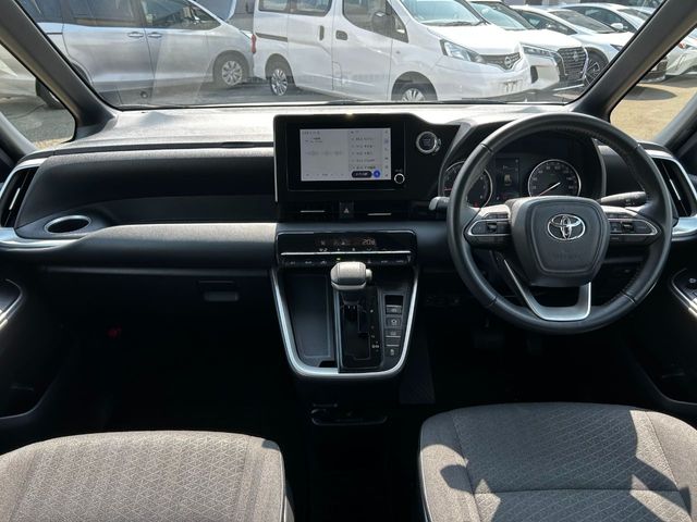 TOYOTA NOAH 2023 Image 31