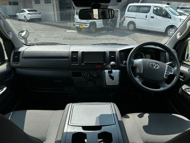 TOYOTA HIACE VAN 2WD 2021 Image 31