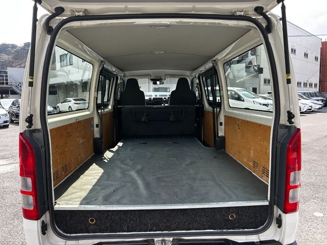 TOYOTA HIACE VAN 2WD 2021 Image 31