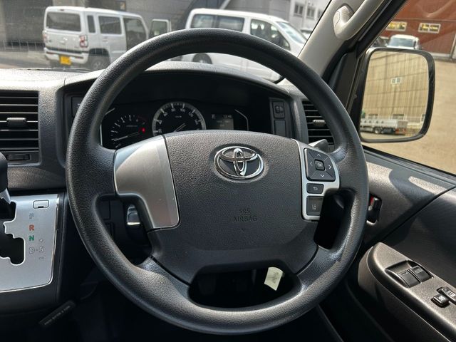 TOYOTA HIACE VAN 2WD 2021 Image 31