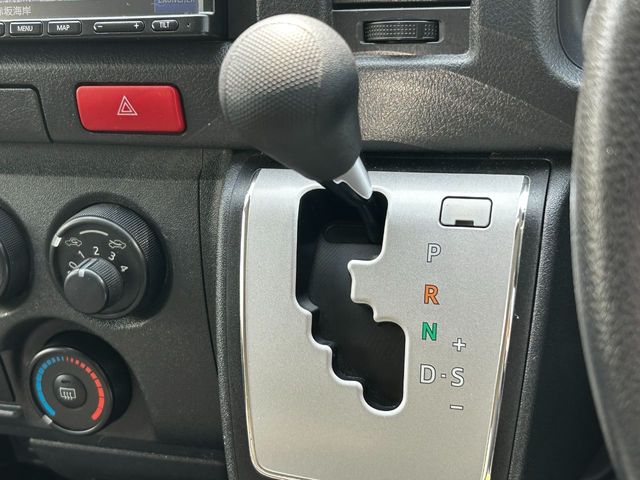 TOYOTA HIACE VAN 2WD 2021 Image 31