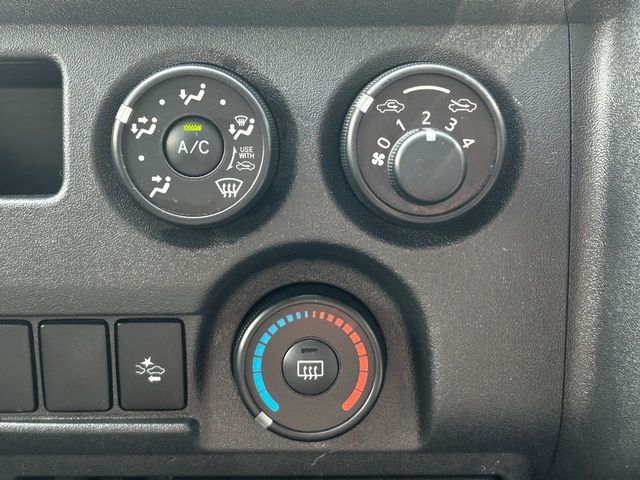 TOYOTA HIACE VAN 2WD 2021 Image 31