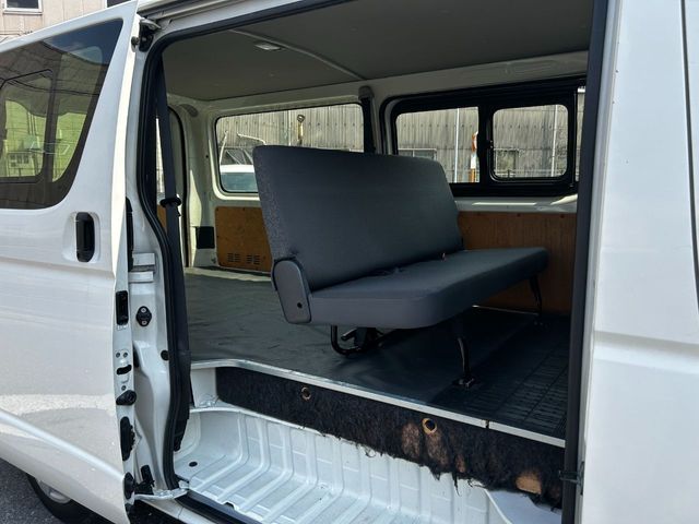 TOYOTA HIACE VAN 2WD 2021 Image 31