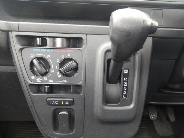 DAIHATSU HIJET CARGO 2021 Image 31