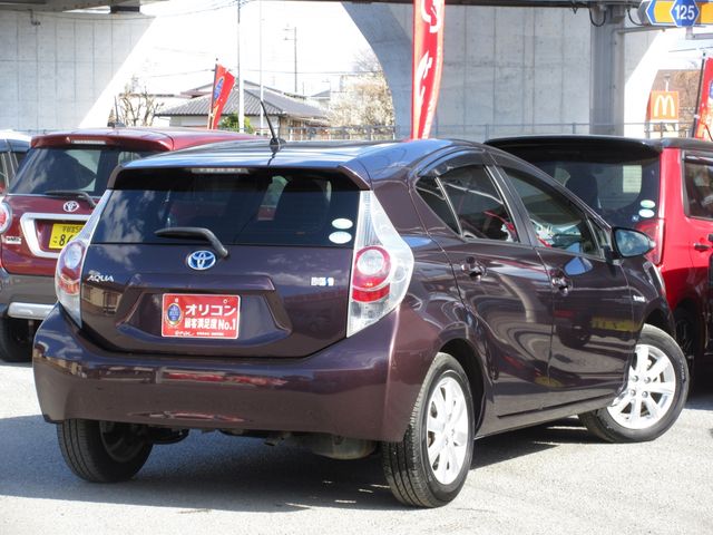 TOYOTA AQUA 2014 Image 31