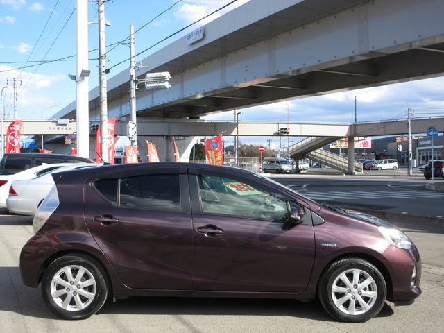 TOYOTA AQUA 2014 Image 31